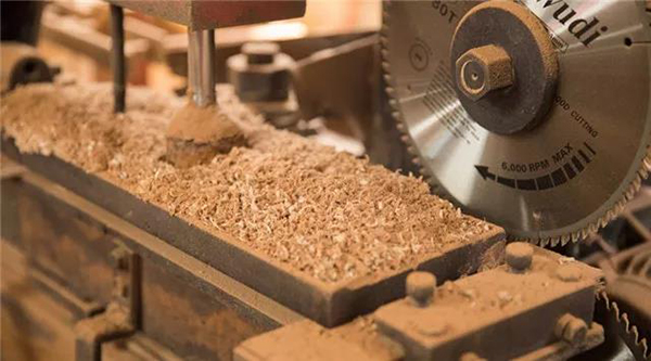 5月1日人造板新標(biāo)準(zhǔn)實(shí)施 家具企業(yè)能否適應(yīng)?